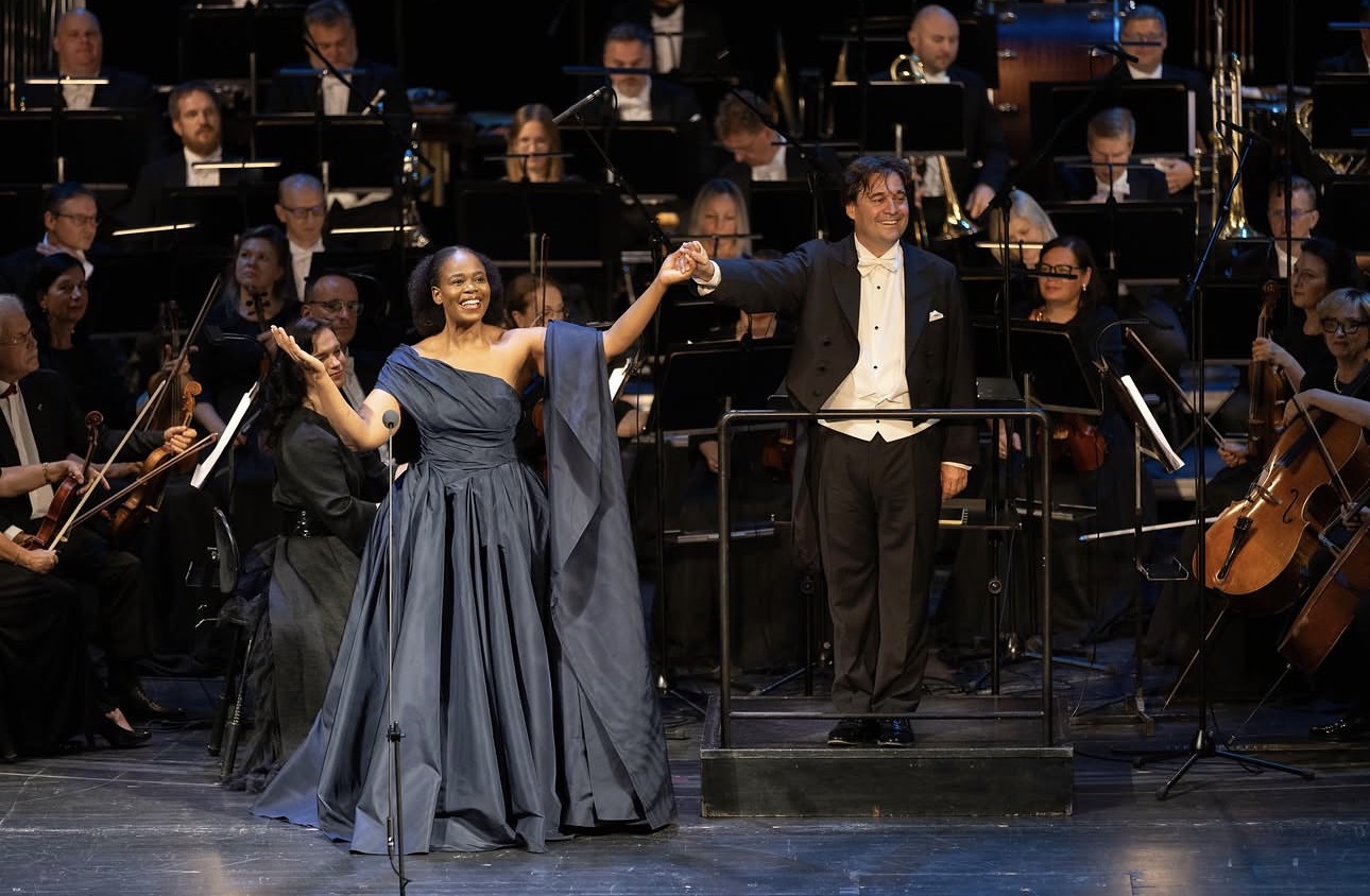 Pablo Mielgo alongside Pretty Yende at the Latvian National Opera